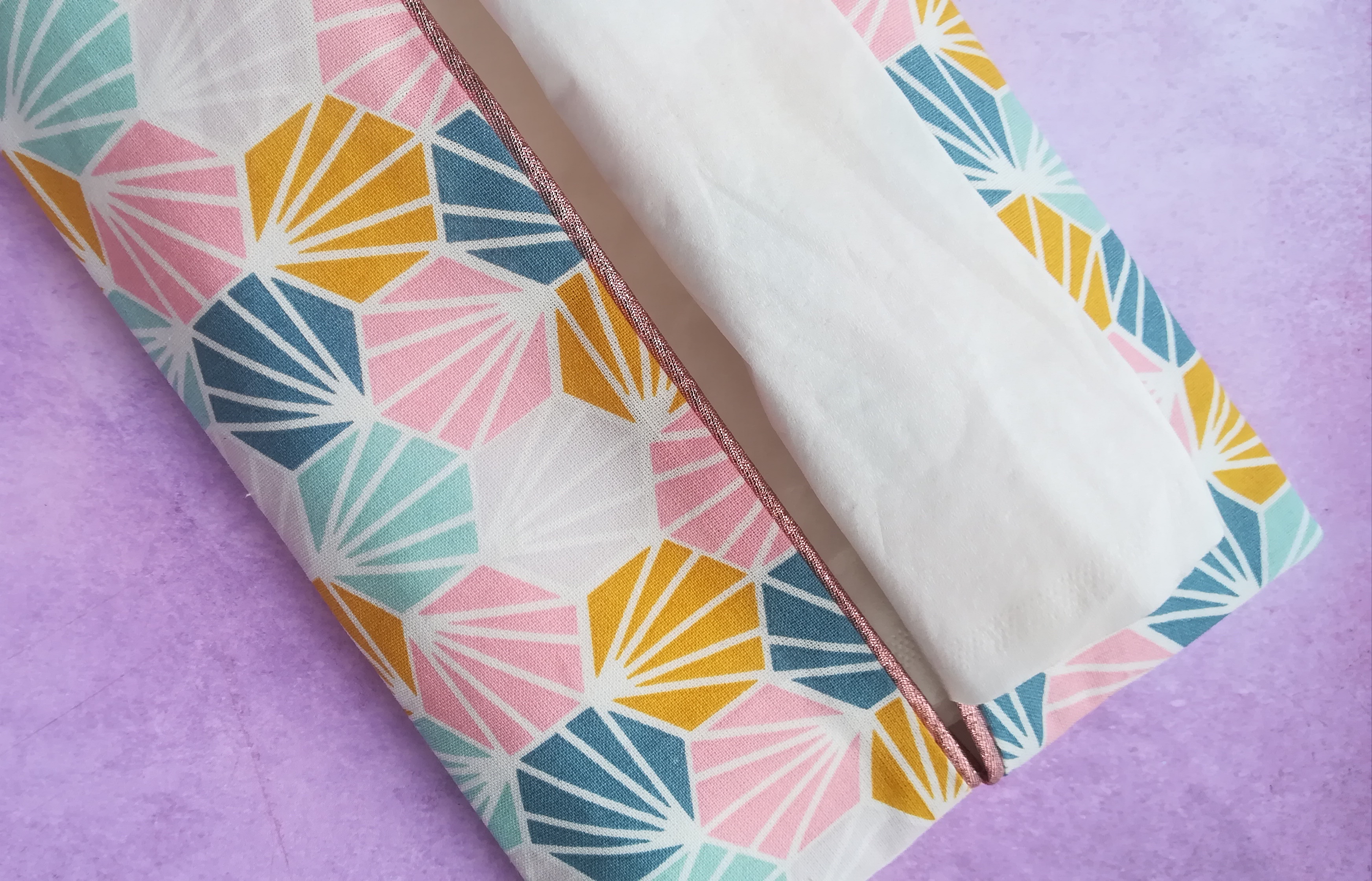Distributeur de mouchoirs en tissu